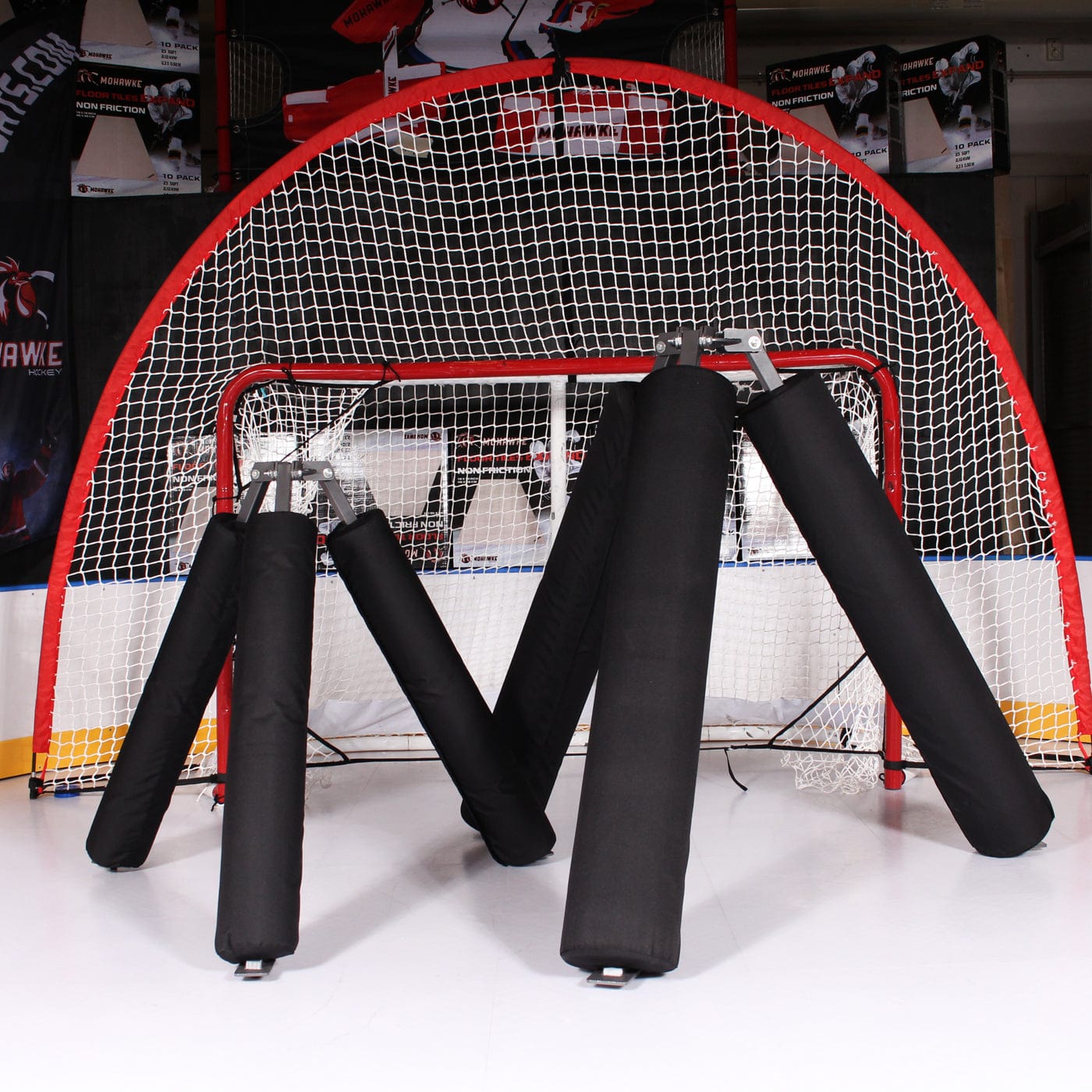 två_stycken_hockey_blockarare_tre_ben
